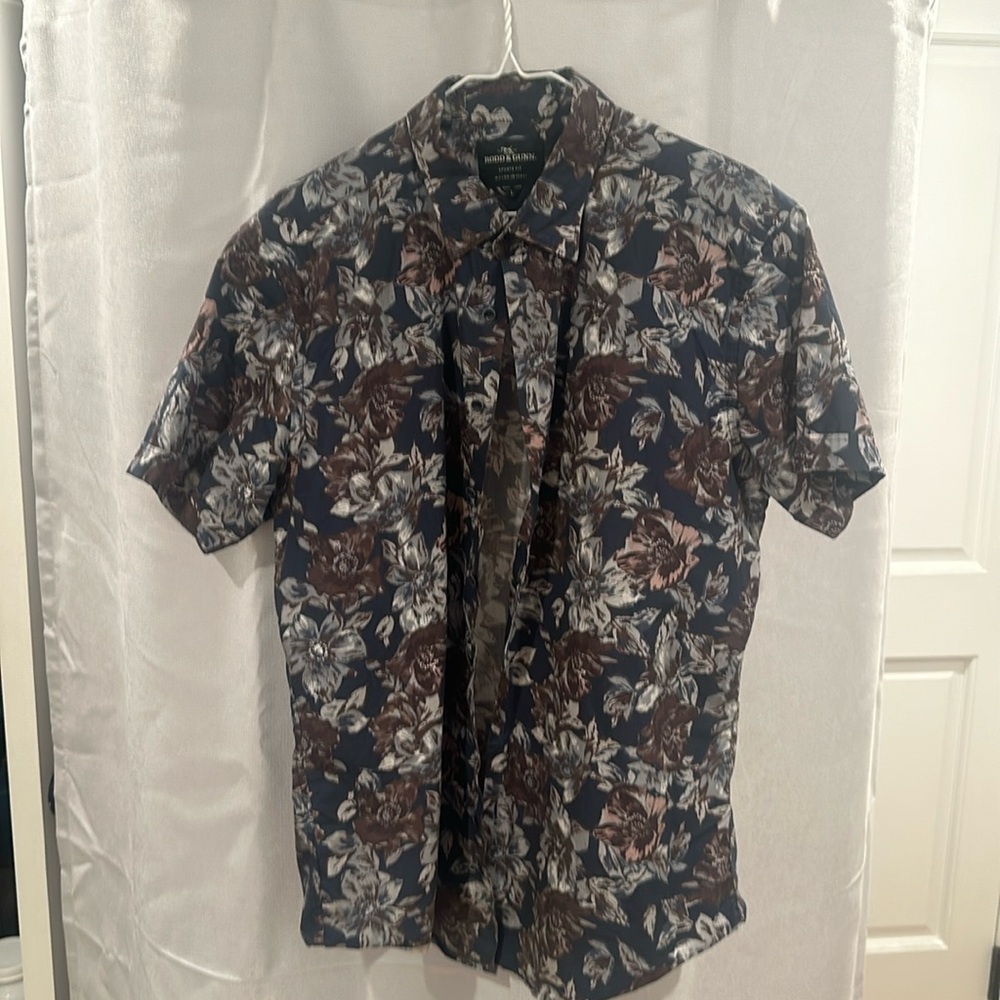 Dodd & Gunn floral pattern short sleeve button down
